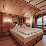オーストリア ホテル 4*