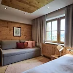 Austria Hotel 4*