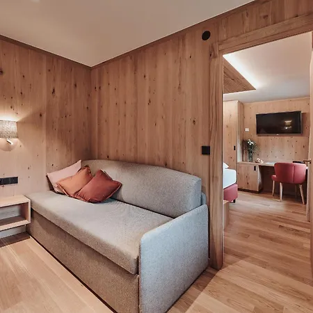 Austria Hotel 4*